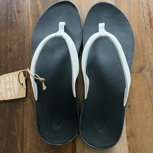Olukai Puawe flip flops